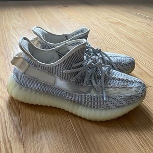 Yeezy Boost 350 V2 static